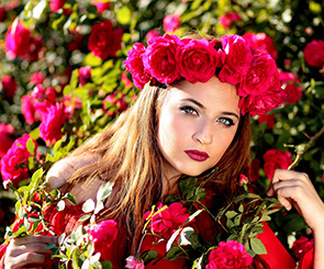 Красавица в розах