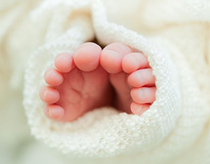 Ножки новорожденного